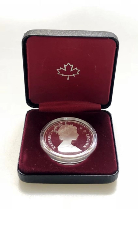 1983年加拿大一元银币（附盒）
