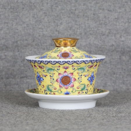 黄地粉彩寿莲纹茶盖碗