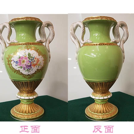 1925~1934年德国meissen品牌罕有苹果绿鎏金纹饰双蛇柄花瓶 1件
