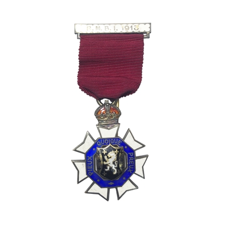 1913年英国纯银鎏金珐琅奖章