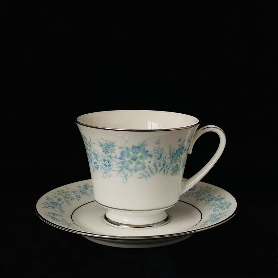 二十世纪日本则武经典花纹咖啡骨瓷套