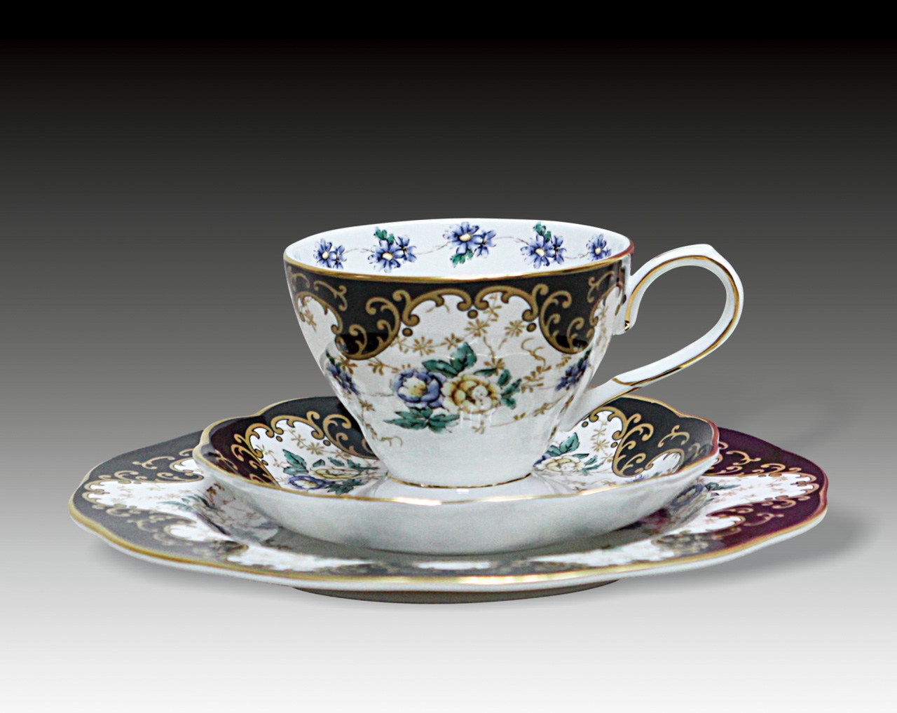 英国Royal Albert 100周年系列"公爵夫人"下午茶杯、碟、点心碟套组(全新,原装盒)