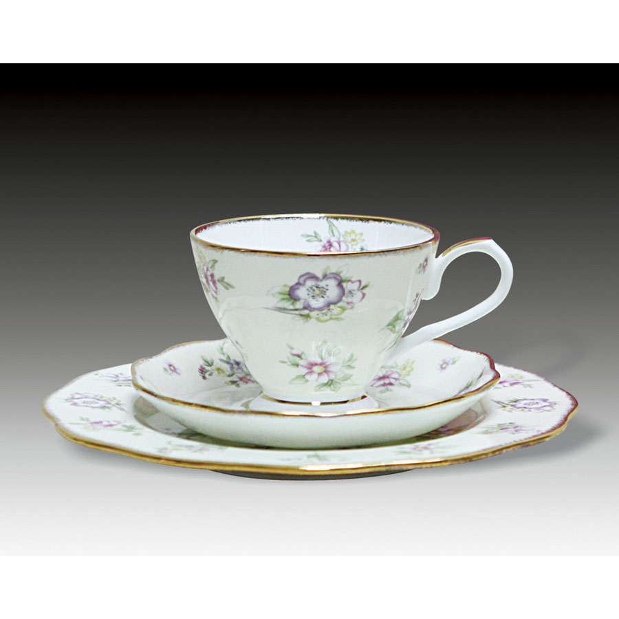 英国Royal Albert 100周年系列英国Royal Albert 100周年系列"春意"下午茶杯、碟、点心碟套组(全新,原装盒)